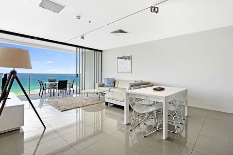 ULTIQA Air On Broadbeach - Sunshine Coast Guide 29