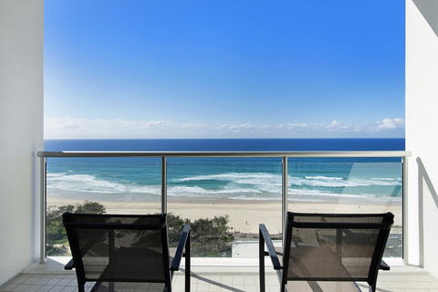 ULTIQA Air On Broadbeach - Sunshine Coast Guide 12