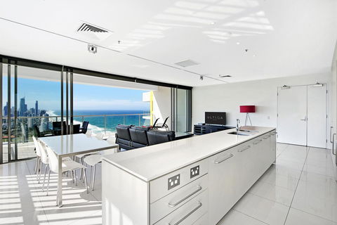 ULTIQA Air On Broadbeach - Sunshine Coast Guide 21