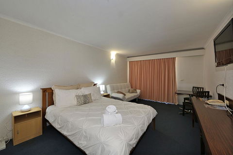 Alexandra Park Motor Inn - Sunshine Coast Guide 18