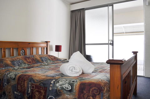 Alexandra Park Motor Inn - Sunshine Coast Guide 38