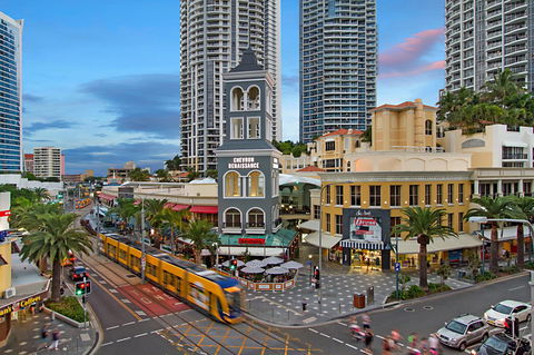 Towers Of Chevron - Private Apartment - Sunshine Coast Guide 19