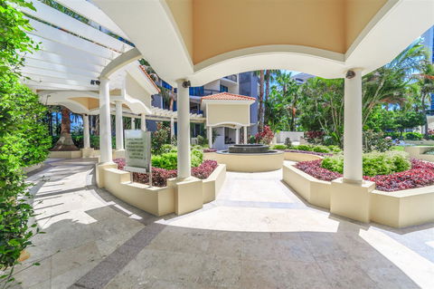 Towers Of Chevron - Private Apartment - Sunshine Coast Guide 15