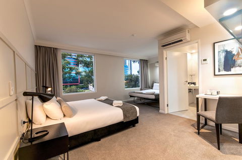 Woodroffe Hotel - Sunshine Coast Guide 15