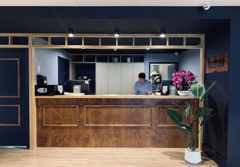 Woodroffe Hotel - Sunshine Coast Guide 2