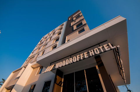 Woodroffe Hotel - Sunshine Coast Guide 18