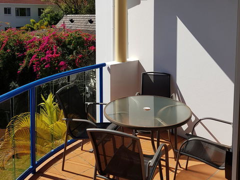 Surfers Beach Resort One - Sunshine Coast Guide 20