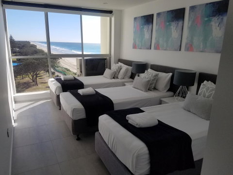 Golden Sands On The Beach - Absolute Beachfront Apartments - Sunshine Coast Guide 12