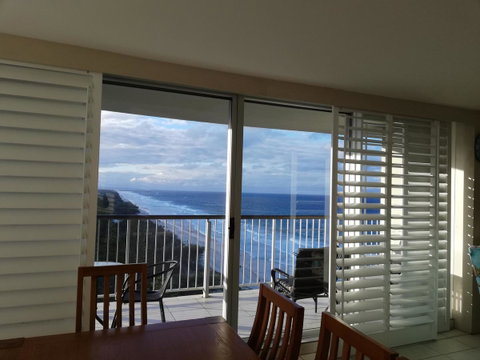 Golden Sands On The Beach - Absolute Beachfront Apartments - Sunshine Coast Guide 34