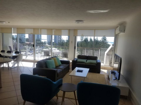 Golden Sands On The Beach - Absolute Beachfront Apartments - Sunshine Coast Guide 37