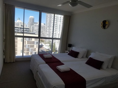 Golden Sands On The Beach - Absolute Beachfront Apartments - Sunshine Coast Guide 23