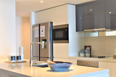 Gold Coast Private Apartments - H Residences, Surfers Paradise - Sunshine Coast Guide 4