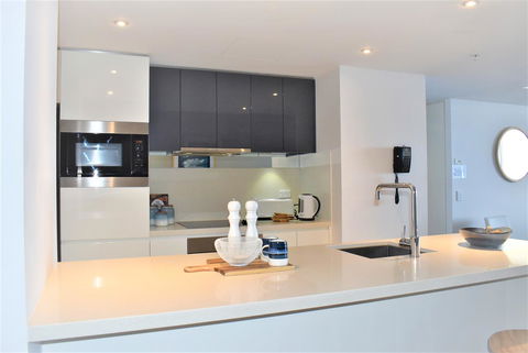 Gold Coast Private Apartments - H Residences, Surfers Paradise - Sunshine Coast Guide 7