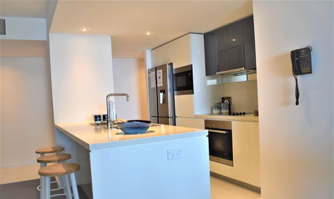 Gold Coast Private Apartments - H Residences, Surfers Paradise - Sunshine Coast Guide 10