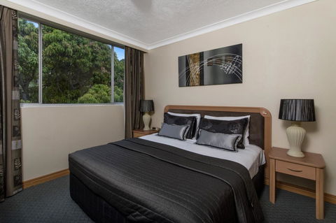 The Robert Towns - Sunshine Coast Guide 3