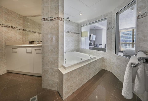 Novotel Surfers Paradise - Sunshine Coast Guide 10