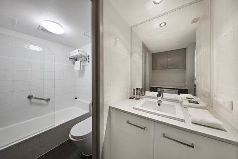 Novotel Surfers Paradise - Sunshine Coast Guide 19