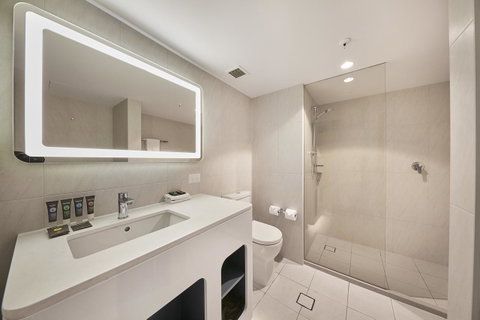 Novotel Surfers Paradise - Sunshine Coast Guide 16