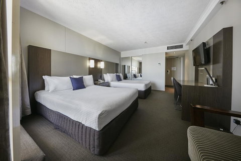 Novotel Surfers Paradise - Sunshine Coast Guide 11