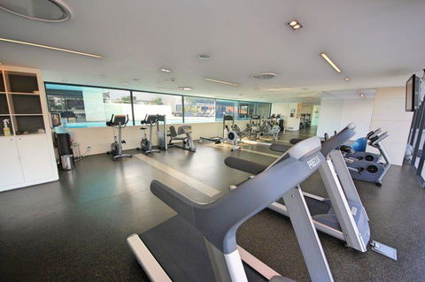 Luxury 3 Bedroom In Heart Of Broadbeach - Sunshine Coast Guide 9