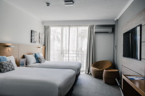 Novotel Cairns Oasis Resort - Sunshine Coast Guide 3