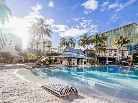 Novotel Cairns Oasis Resort - Sunshine Coast Guide 0