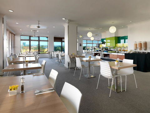 Vibe Hotel Gold Coast - Sunshine Coast Guide 34