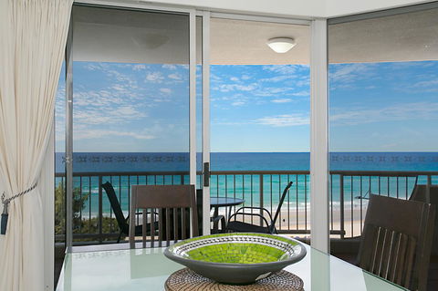 Moroccan Resort - HR Surfers Paradise - Sunshine Coast Guide 16