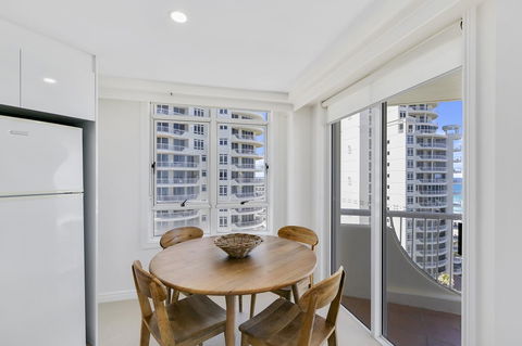 Moroccan Resort - HR Surfers Paradise - Sunshine Coast Guide 8