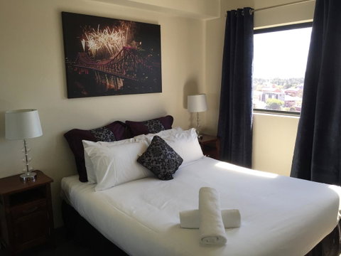 Tribeca Apartments - Sunshine Coast Guide 24