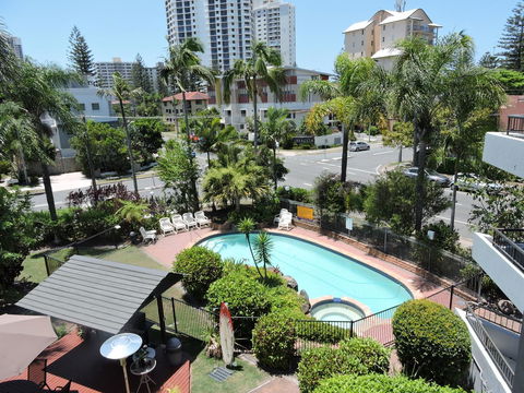 Grangewood Court Apartments - Sunshine Coast Guide 0
