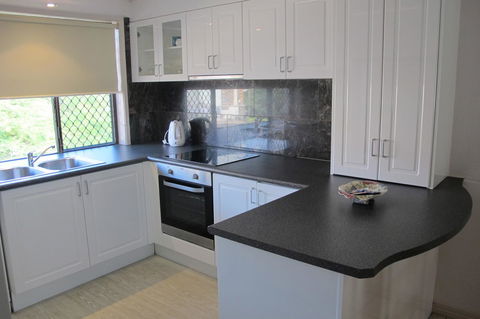 Grangewood Court Apartments - Sunshine Coast Guide 24
