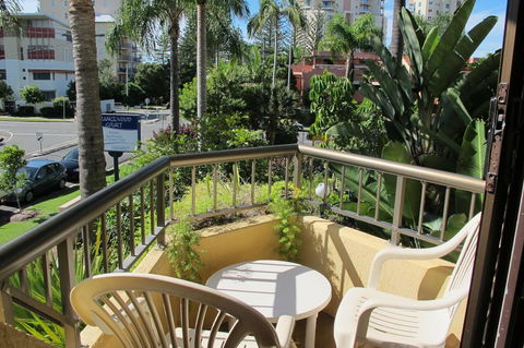 Grangewood Court Apartments - Sunshine Coast Guide 7