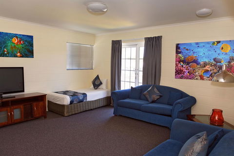 White Lace Motor Inn - Sunshine Coast Guide 29