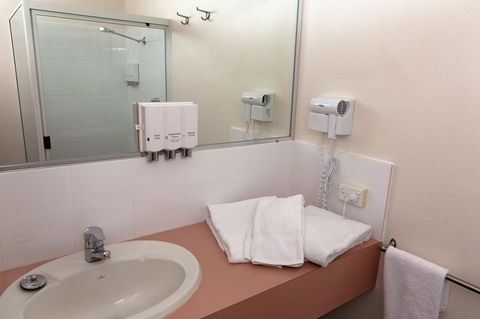 White Lace Motor Inn - Sunshine Coast Guide 26
