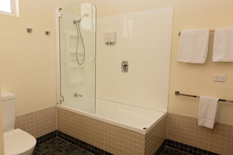 White Lace Motor Inn - Sunshine Coast Guide 12