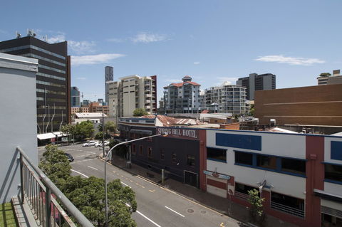 The Metropolitan Spring Hill - Sunshine Coast Guide 27