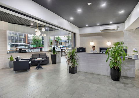 The Metropolitan Spring Hill - Sunshine Coast Guide 0