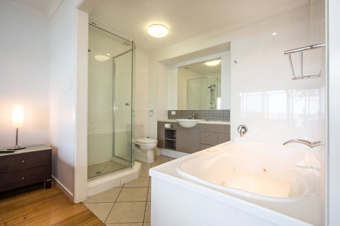 Shorelines Apartments On Hamilton Island By HIHA - Sunshine Coast Guide 3