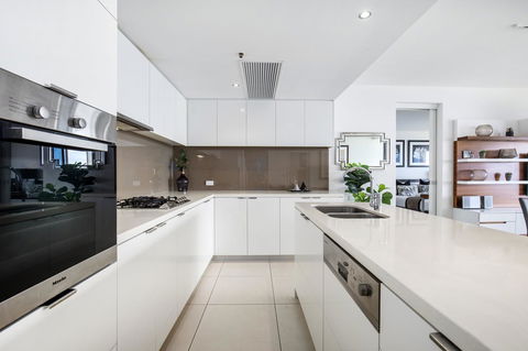 Ultra Broadbeach - Sunshine Coast Guide 19