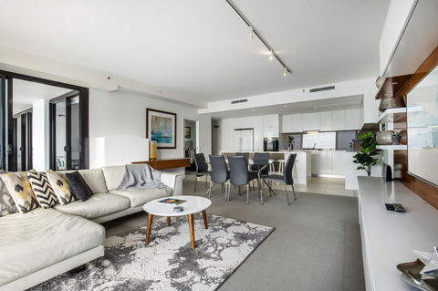 Ultra Broadbeach - Sunshine Coast Guide 12