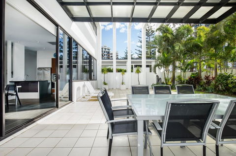 Ultra Broadbeach - Sunshine Coast Guide 26