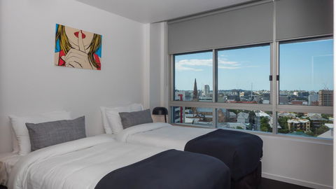 Ridge Apartment Hotel - Sunshine Coast Guide 27