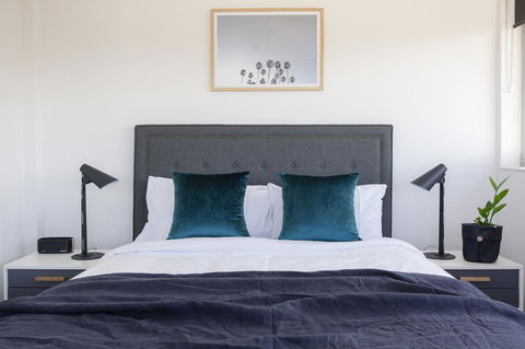 Ridge Apartment Hotel - Sunshine Coast Guide 0