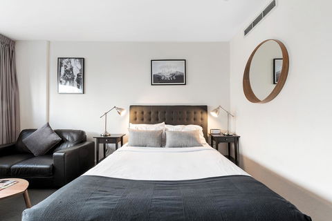 Ridge Apartment Hotel - Sunshine Coast Guide 1