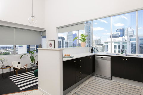 Ridge Apartment Hotel - Sunshine Coast Guide 16