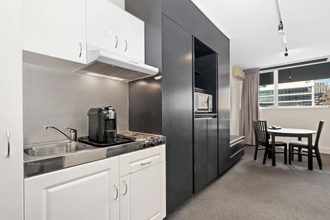 Ridge Apartment Hotel - Sunshine Coast Guide 2