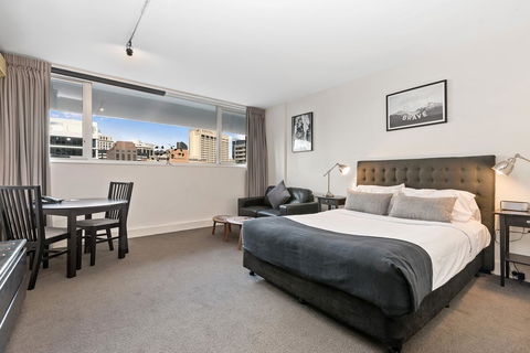 Ridge Apartment Hotel - Sunshine Coast Guide 7