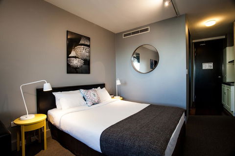 Ridge Apartment Hotel - Sunshine Coast Guide 38
