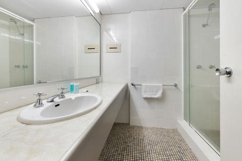 Ridge Apartment Hotel - Sunshine Coast Guide 8